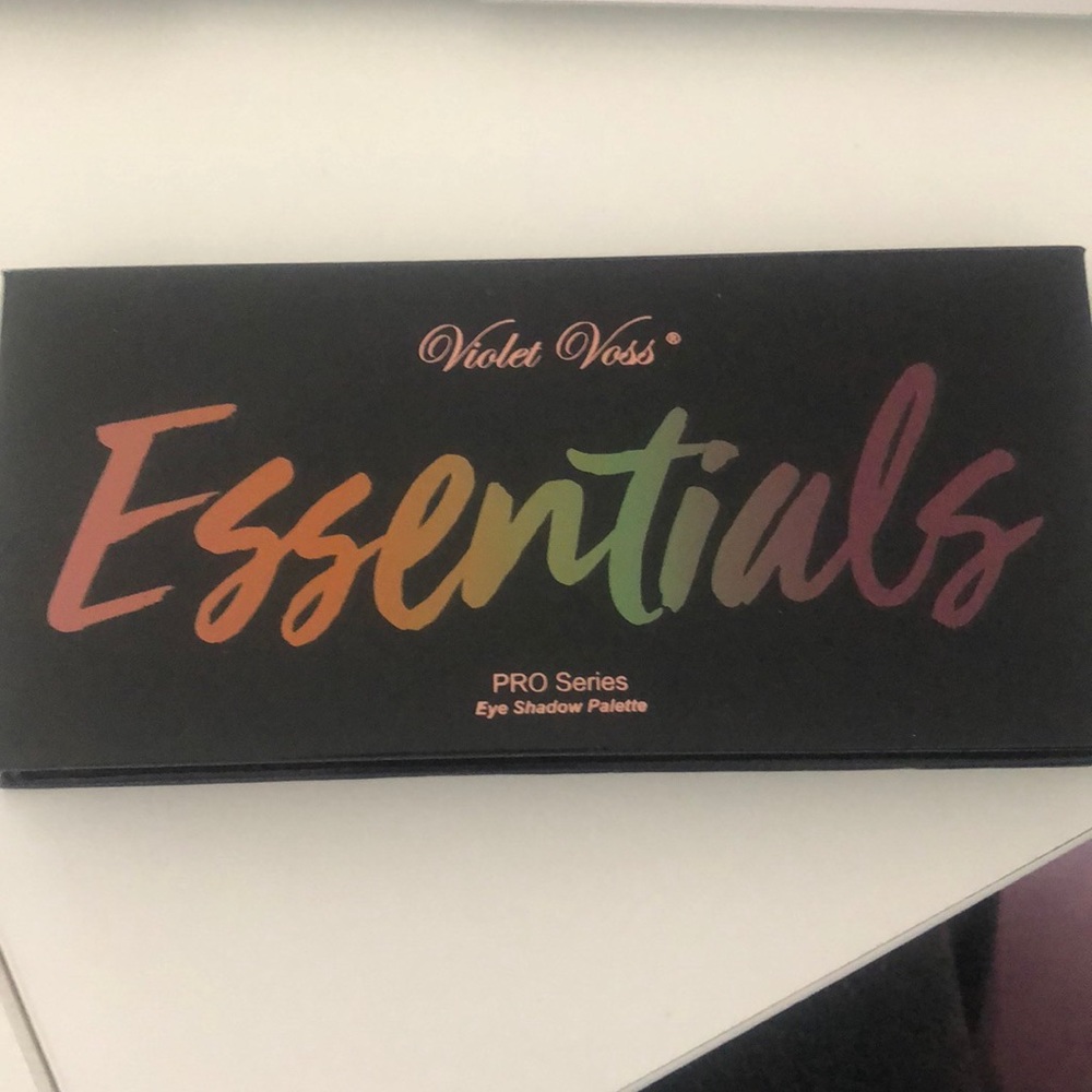 Violet Voss Essentials Pro Series Eyeshadow
